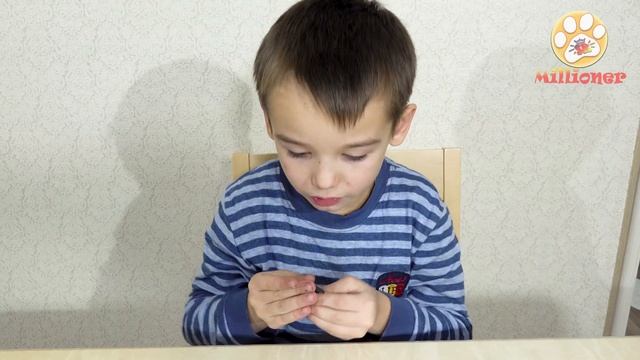 Живой краб ПРОТИВ краба из пластилина (видеолепка)