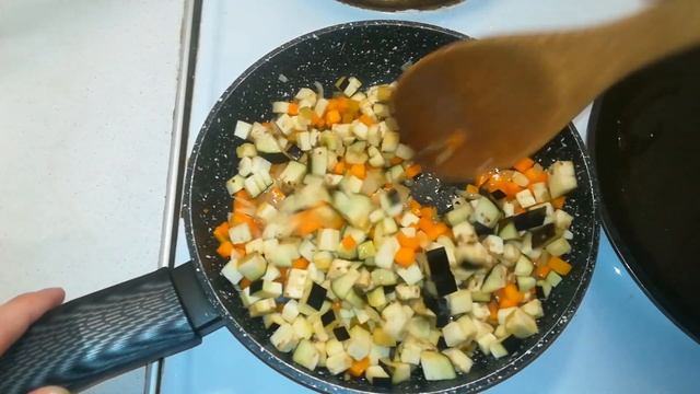 ?Попробовав раз, будете готовить очень часто. Soup with barley and eggplant.