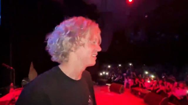 Кореш резко перехотел в туалет смотреть онлайн