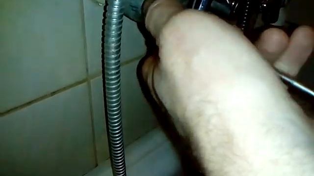Течет смеситель. Как поменять барашек на смесителе.