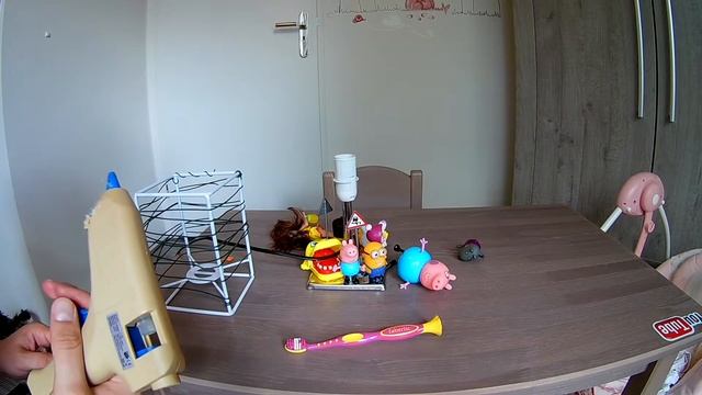 Собираем лампу из старых игрушек. ???ЧАСТЬ 3: ФИНАЛ, КЛЕЙКА- ПОКРАСКА смотреть онлайн