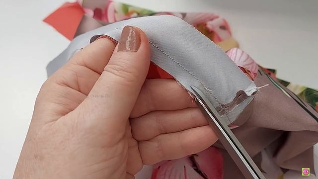 Хитрый трюк. Как сшить горловину с подкладкой на тонкой ткани