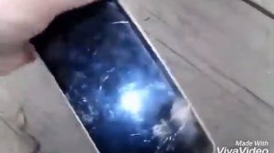 Разбиваю свой старый телефон !!!