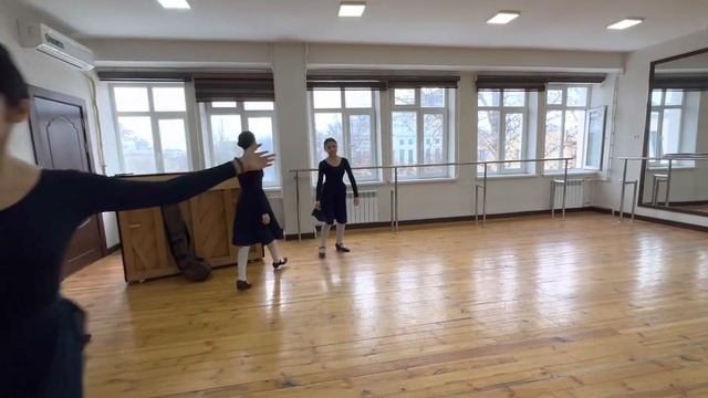 Андижанский боковой ход. Андижон раксининг оёк харакатлари. смотреть онлайн