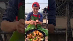 Fisherman Dagang ate conch, large scallops, mantis shrimp, octopus, abalone, and enjoyed it#yummy