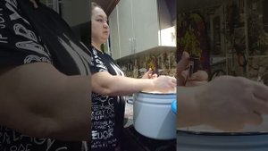 Готовлю сыр с топлëным молоком.