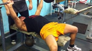 Василий Ульянов. Жим лежа - 130 кг на 5 раз!