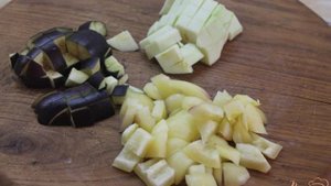 Теплый овощной салат с винным уксусом