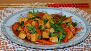 Тофу в кисло-сладком соусе (糖醋豆腐, Táng cù dòufu). Китайская кухня с Оксаной Валерьевной.