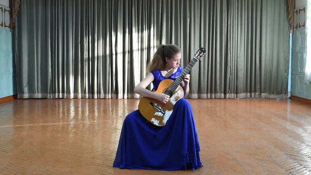 Калашникова Александра исполняет "Белую королеву"