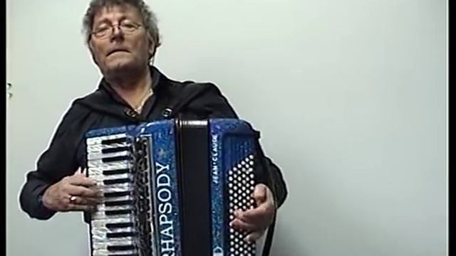 QUE SERA SERA ' whatever-will be-will be--valse musette accordeon.jean claude898 смотреть онлайн