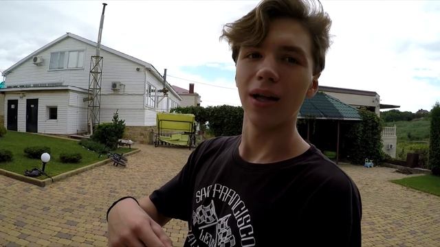 КАТАЕМ В ОСОБНЯКЕ РАЗБИЛ АЙФОН И ТРЕСНУЛА РАМА смотреть онлайн