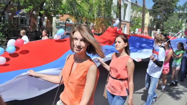 ТК Актис 2014 - Огромный триколор пронесли по ангарским улицам