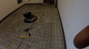 стяжка в гараже своими руками.установка маяков. стяжка пола по маякам