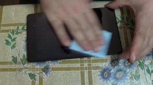 Как наклеить пленку на планшет.