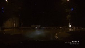 Диодные лампы на мокром асфальте.