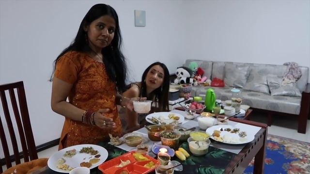 Am invatat cum sa mananc cu mana  Eating Indian Food with My Fingers for the First Time