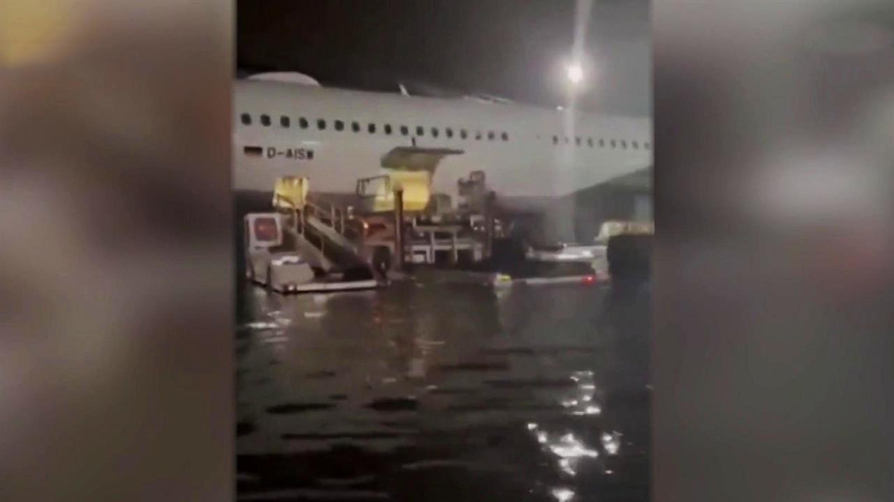 В аэропорту Франкфурта-на-Майне из-за проливных дождей отменили порядка 70 рейсов