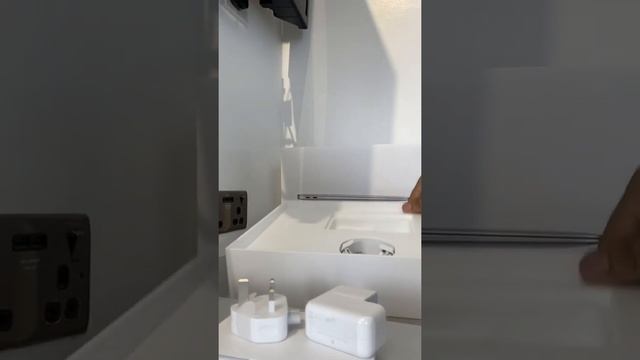 UNBOXING APPLE MACBOOK AIR (SILVER, M1 2020, 256 GB SSD) смотреть онлайн