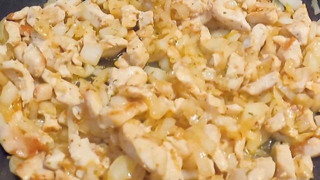 Просто супер рецепт из куриного филе, просто объедение! Теперь всё время его готовлю.