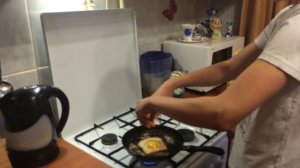 Готовим Горячий бутерброд с яйцом!!!