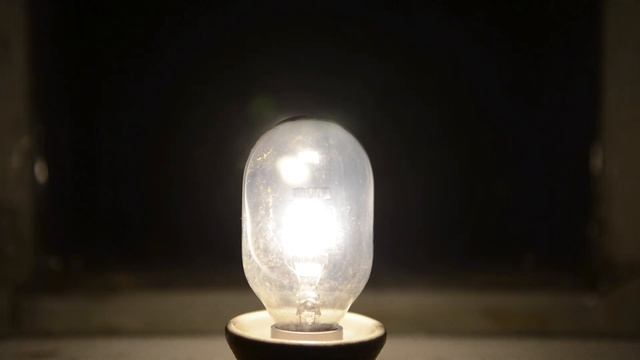 Опыты с лампами накаливания, сжигаем лампу на 1000 ватт смотреть онлайн