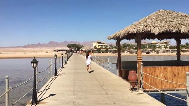Amwaj blue beach resort & spa Вид на пирс и море. Египет смотреть онлайн