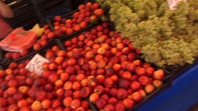 Рынок в Алании 5 июля Появился инжир и вишня Цены на фрукты смотреть онлайн