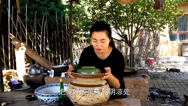 酸豆角炒肉 | 自己醃製酸豆角，炒一盤酸豆角炒肉，酸辣開胃，就是費米飯，肚子容易撐。【山居小齊】