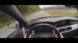 Езда на БМВ М5 боком