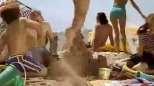 Сложный выбор. Девушки на море