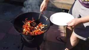 Соба с морепродуктами! Готовим на даче!