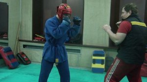 Попов Алексей. Армейский рукопашный бой. Проход в ноги.