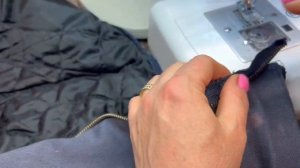 КАК УКОРОТИТЬ ШТАНЫ с молниями по бокам ✂️КАК СПРЯТАТЬ КОНЦЫ