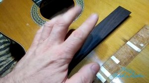 Приклейка подставки акустической гитары (ремонт гитар)