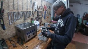 Ультрозвуковая ванна заставила блистеть карбюраторы