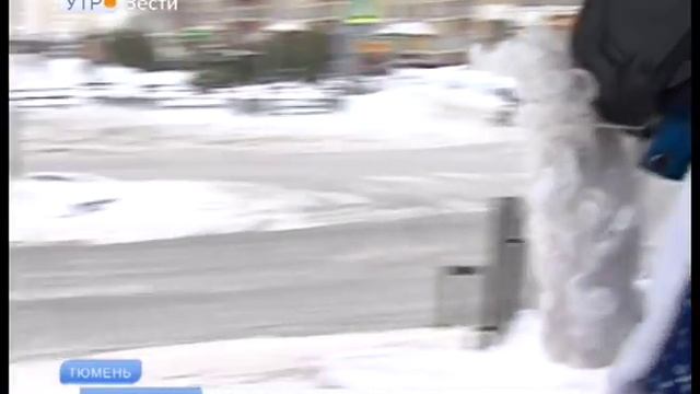 Дед Мороз-байкер колесит по Тюмени, поздравляя горожан с Новым годом смотреть онлайн