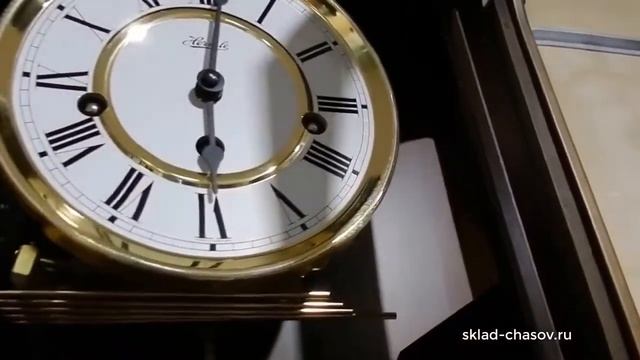 Настенные часы механические Hermle 70305-030341 с маятником и боем. смотреть онлайн