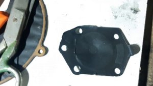 МЕМБРАНА ДЛЯ БЕНЗОНАСОСА ДЛЯ ЛОДОЧНОГО ДВИГАТЕЛЯ ЗА 1 КОПЕЙКУ.