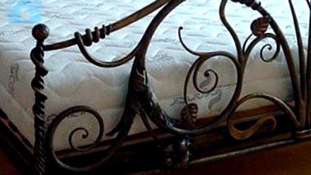 Красивая кровать кованая из металла, конструкция, дизайн, современная кованая кровать смотреть онлайн