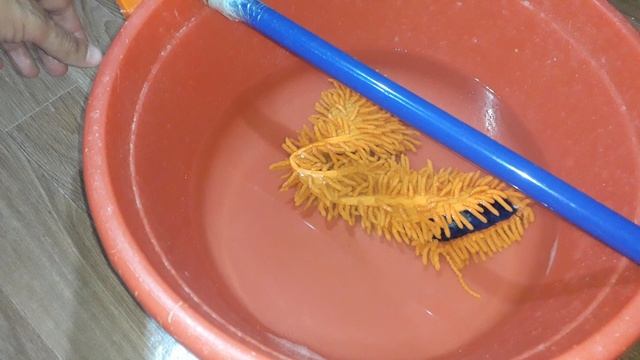 Как мыть натяжные потолки матовые без разводов смотреть онлайн