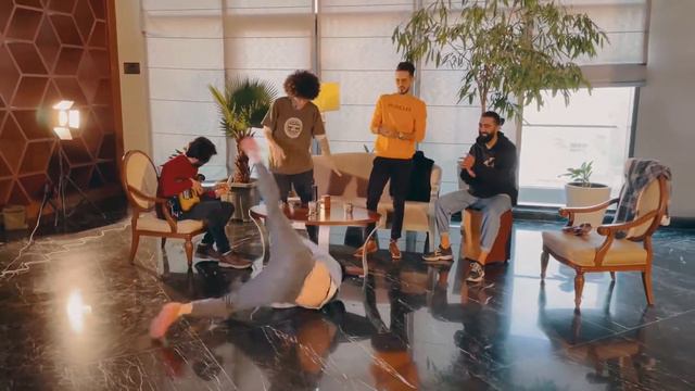 Hadi Hadilou - havato daram هادی هادیلو - هواتو دارم(پشت صحنه) смотреть онлайн