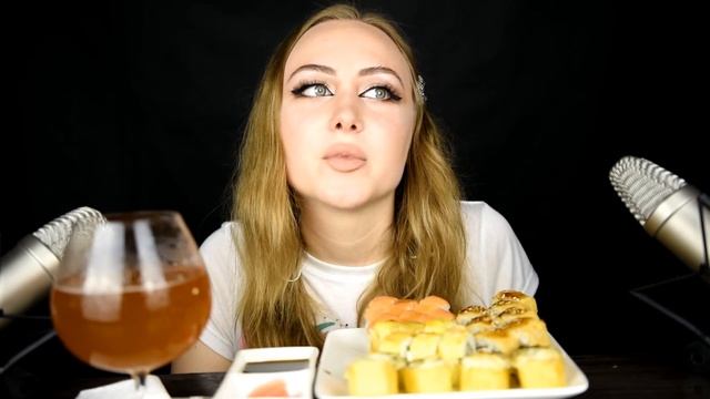 ASMR Mukbang Ответы на вопросы / звуки еды / ASMR Eating / АСМР Итинг / шепот / whisper / sushi смотреть онлайн