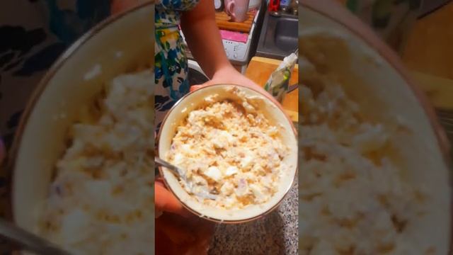 Готовим салаты с горбушей и тресковой печенью! смотреть онлайн