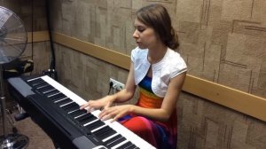 Красивая игра на синтезаторе