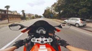 Мажор на дорогом авто подрезал мотоциклиста - Нарвались на ДПС.