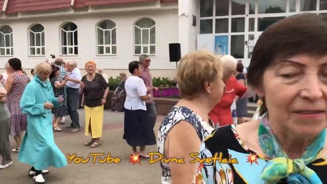 Разгулялись! Танцует народ, в Бресте праздник идёт! смотреть онлайн