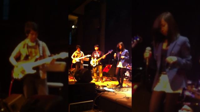 LYCEE JEAN DE LA FONTAINE! смотреть онлайн