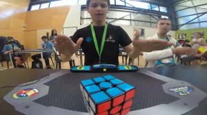 Сборка Кубик Рубика - Мировой рекорд (4.73 секунды)