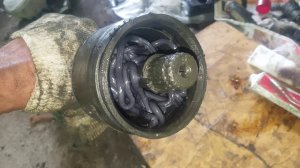 Как поменять пыльник внутреннего правого Ш.Р.У.С.а на Шниве